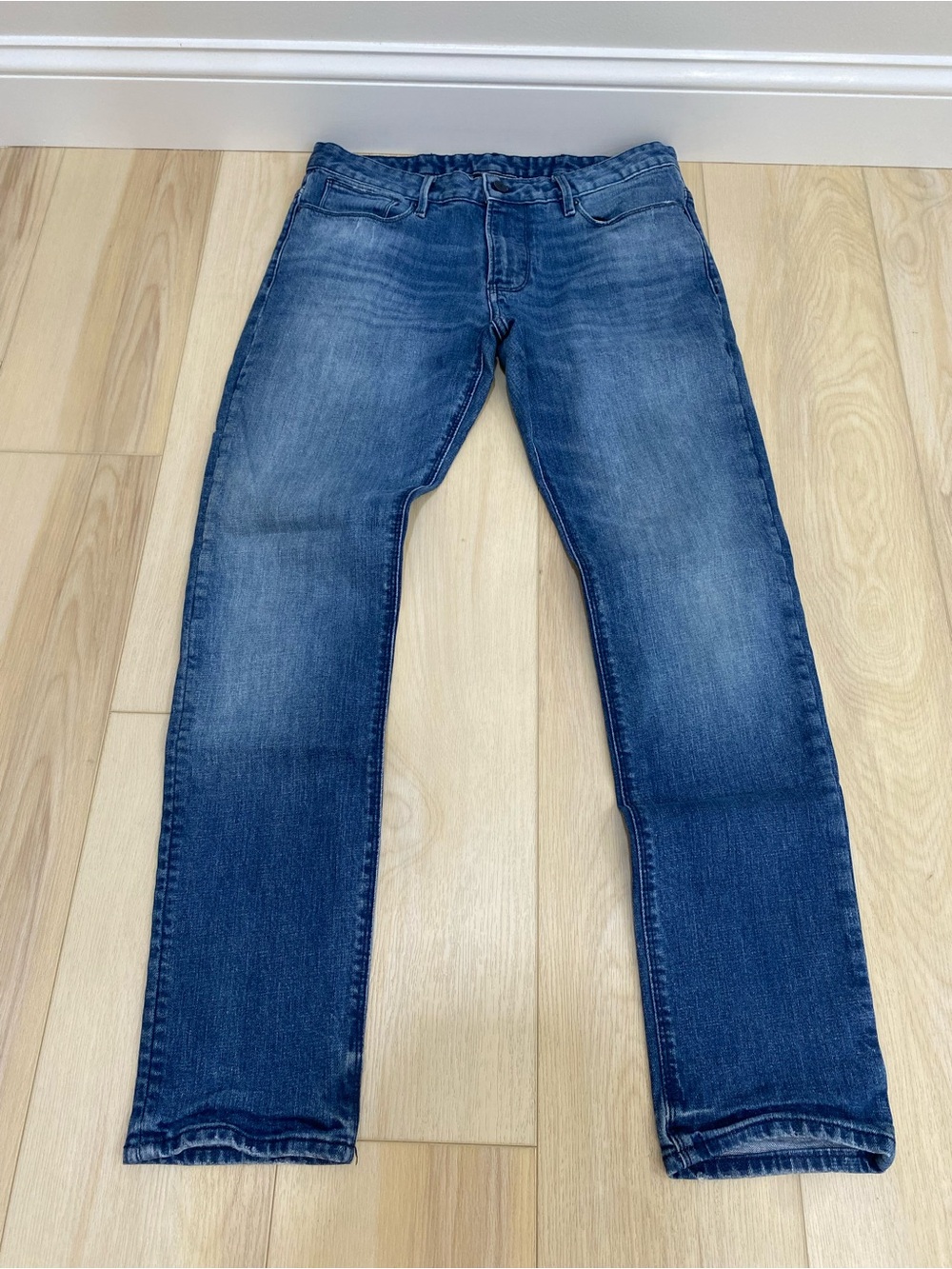 Emporio Armani Mens Jeans Slim Tapered 33x32 Mid Wash Blue Stretch J06